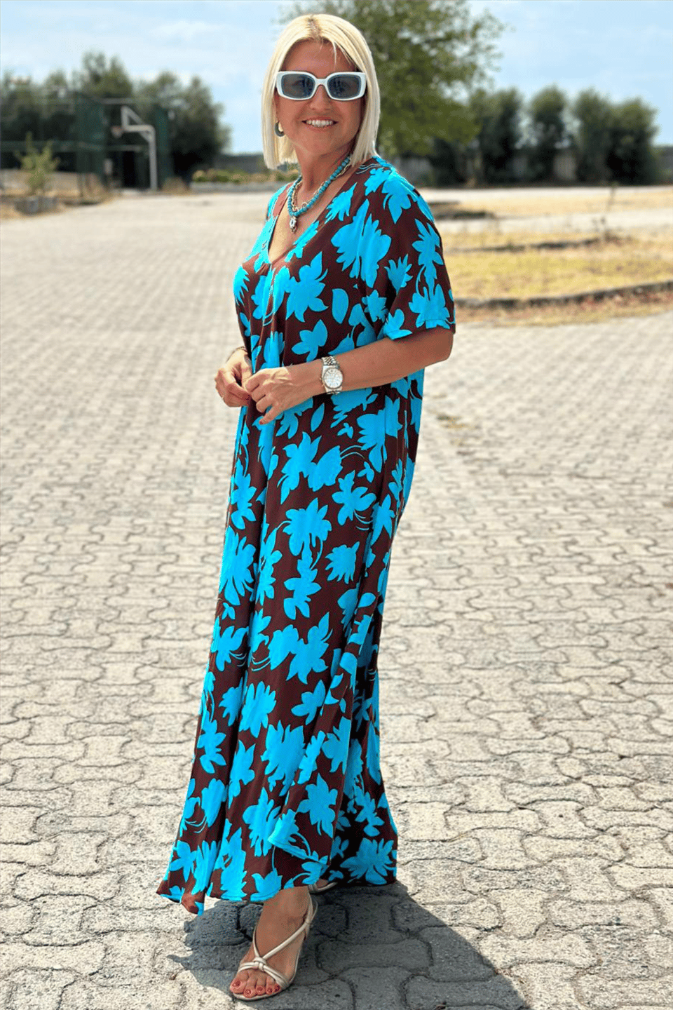 Patricia | Elegant dress with flattering tummy coverage