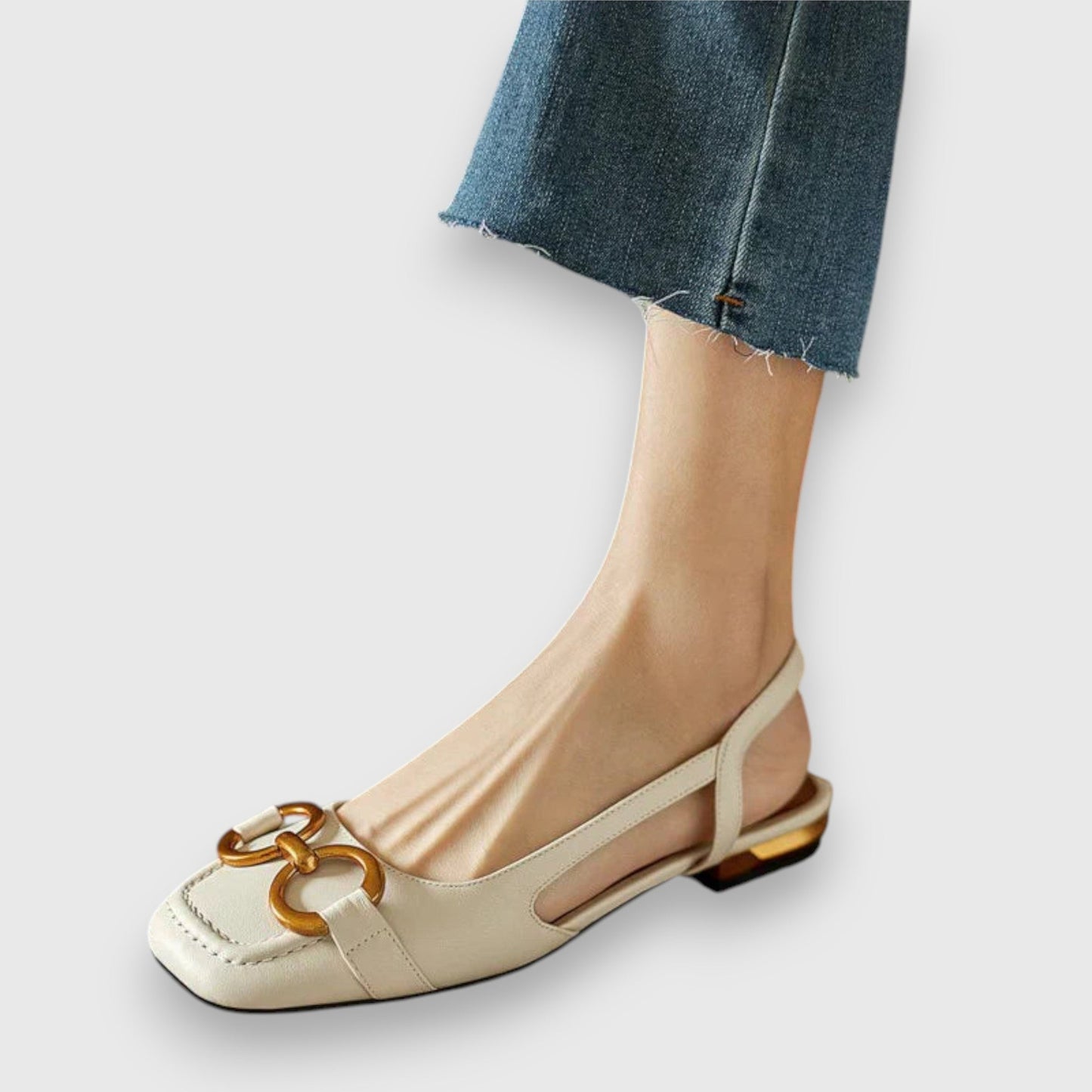 Demyra | Cozy Sandals for Ultimate Comfort