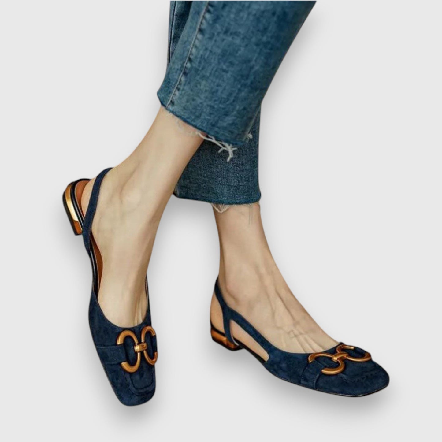 Demyra | Cozy Sandals for Ultimate Comfort